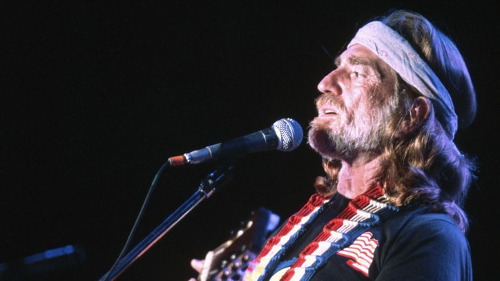 Flashback: See Willie Nelson's 'City of New Orleans' at First Farm Aid