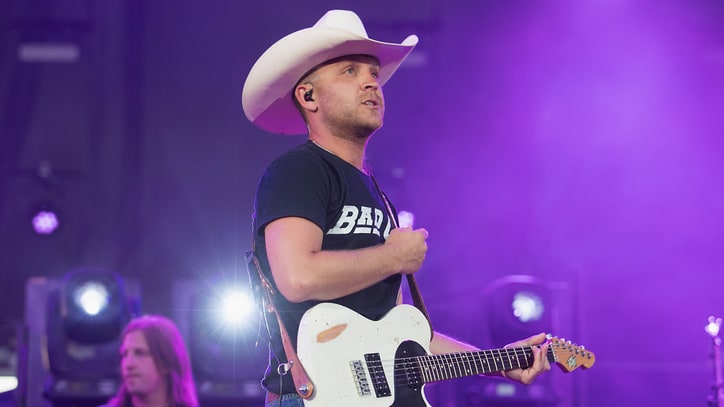 How Justin Moore Learned to Love the Loop on New Album