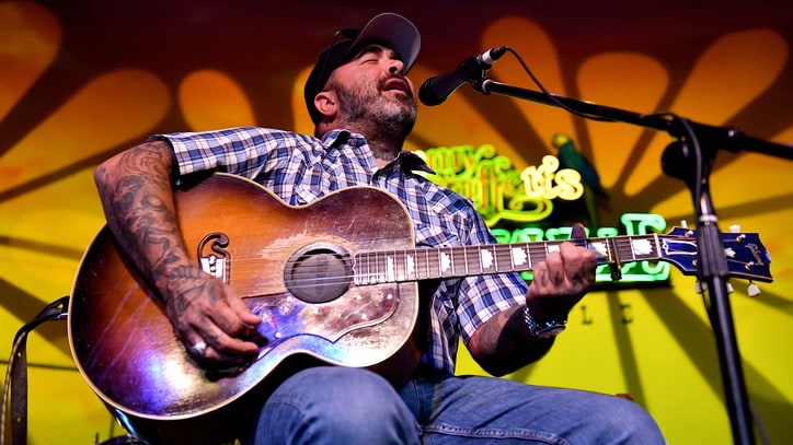 Aaron Lewis on Pop Country: 'I'm Not Saying They're Not Good Songs'