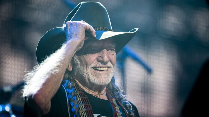 Willie Nelson, Neil Young Captivate at Inaugural Outlaw Music Festival