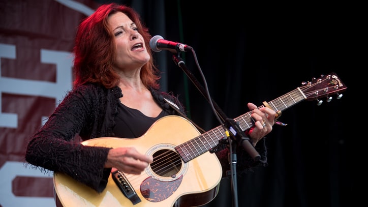 Hear Rosanne Cash's Poignant Rendition of 'The Parting Glass'