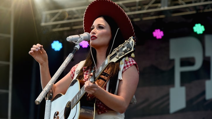 Kacey Musgraves Plots Christmas Tour: The Ram Report