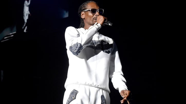Snoop Dogg Resurrects Puff Puff Pass Tour