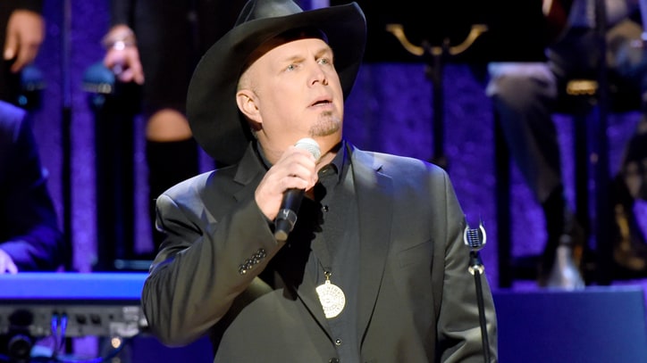 Garth Brooks Talks Influence of Randy Travis, Joins Tribute Concert