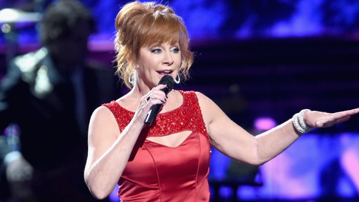 Flashback: Bobbie Gentry Records 'Fancy,' Future Reba McEntire Classic