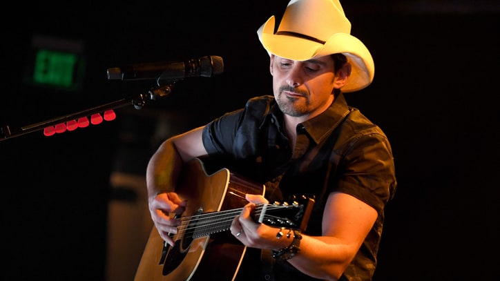 Brad Paisley Extends Life Amplified World Tour