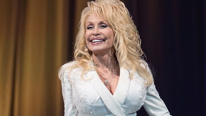 Flashback: See Dolly Parton Stand for Transgender Equality