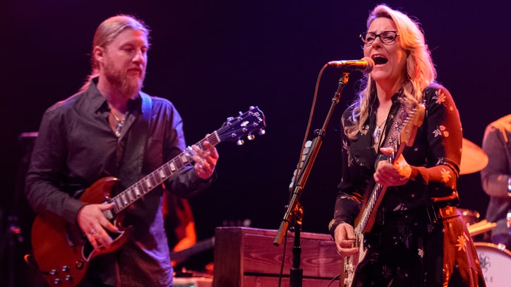 See Tedeschi Trucks Band's Roaring Live 'Let Me Get By'