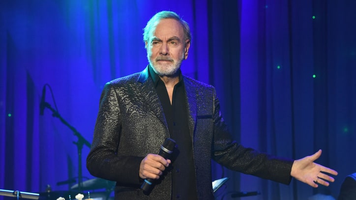 Neil Diamond Retires From Touring After Parkinson's Disease Diagnosis