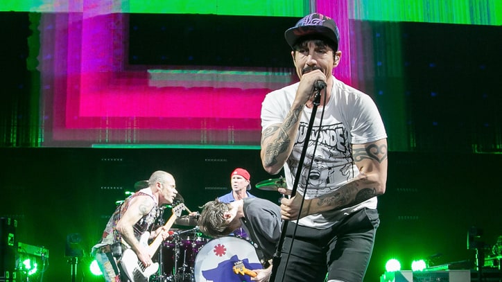 See Red Hot Chili Peppers Honor Chuck Berry With 'Johnny B. Goode' Cover