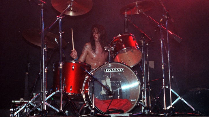 Flashback: Dave Grohl Plays First Gig With Nirvana in 1990