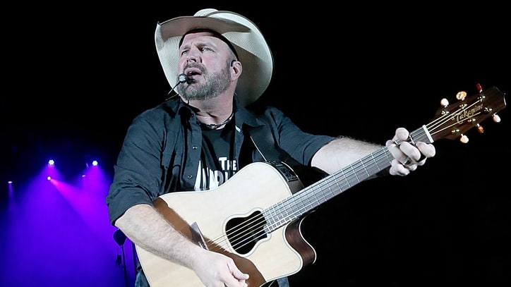 Garth Brooks Practices What He Preaches at Masterful SXSW Performance