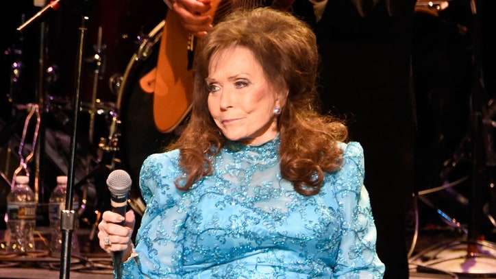 Loretta Lynn Cancels Concerts, Sets Fall Motorcycle Rally Appearance