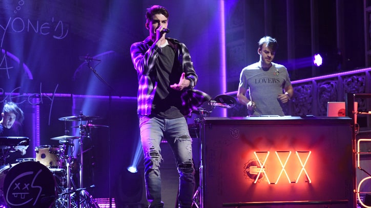 On the Charts: Chainsmokers' 'Memories' Opens at Number One