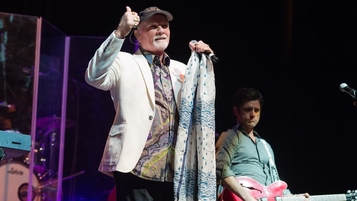 Hear Mike Love, John Stamos Recreate Beach Boys' Rousing 'Do It Again'