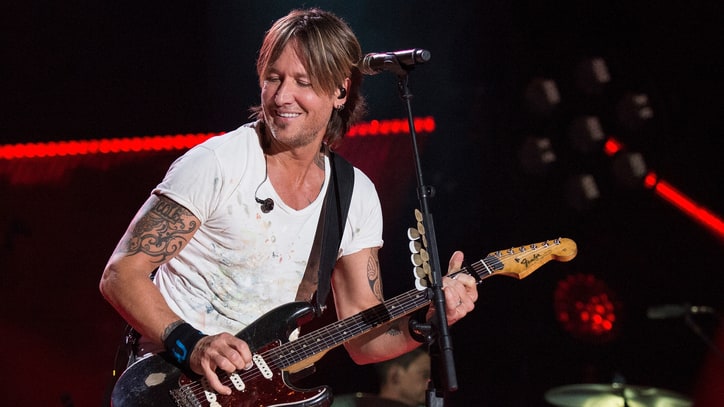 See Keith Urban, Frankie Ballard Swap Licks on Georgia Satellites Cover