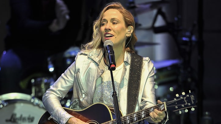 Hear Sheryl Crow, Chris Shiflett Talk Willie Nelson Tour, Mainstream Country
