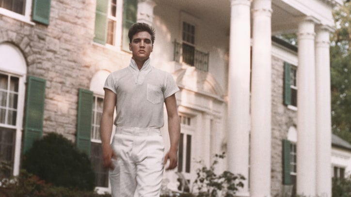 Protesters Sue Elvis Presley's Graceland Over Discrimination