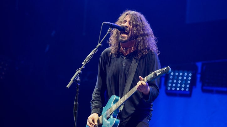 Watch Foo Fighters, Perry Farrell Perform Jane's Addiction's 'Mountain Song'