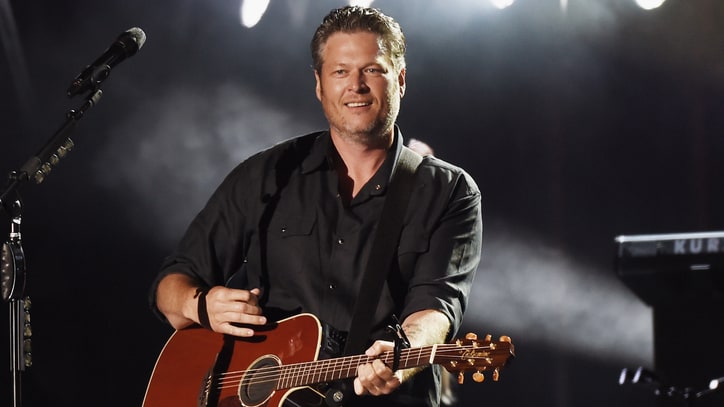 See Blake Shelton's Swampy 'Ol' Red' From Surprise Nashville Show