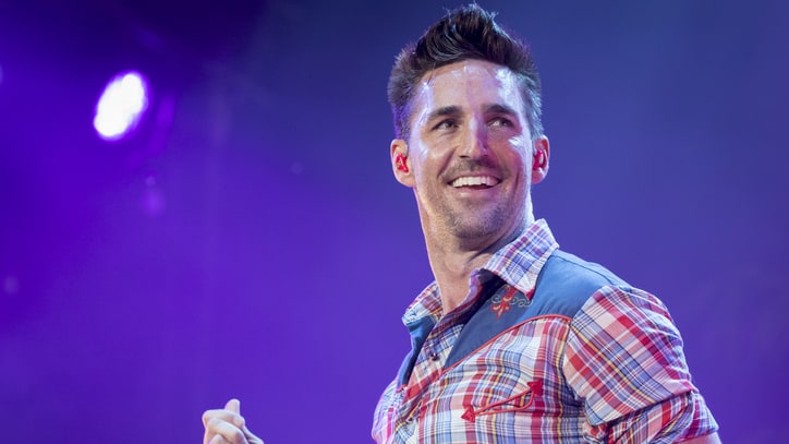 Jake Owen Readies Career-Spanning 'Greatest Hits' Album