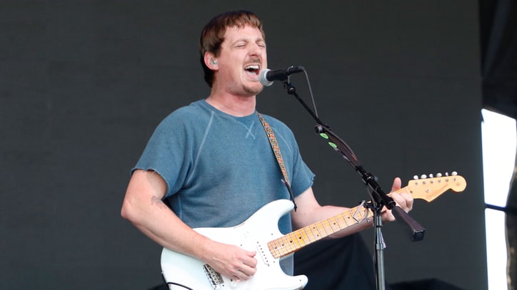 See Sturgill Simpson Sing Roy Orbison at Karaoke in Japan