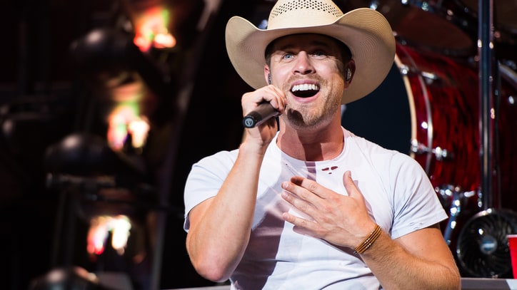 Dustin Lynch Details New Album 'Current Mood'
