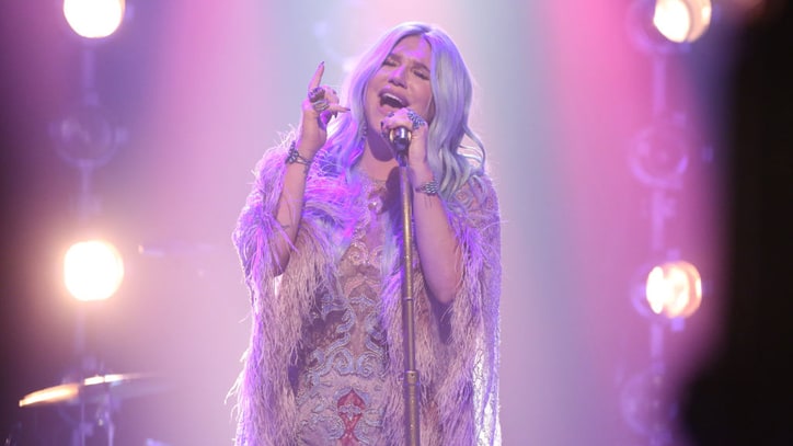 On the Charts: Kesha Returns to Number One With 'Rainbow'