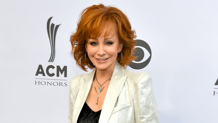 Reba McEntire to Receive Horatio Alger Award for Education, Charity Work