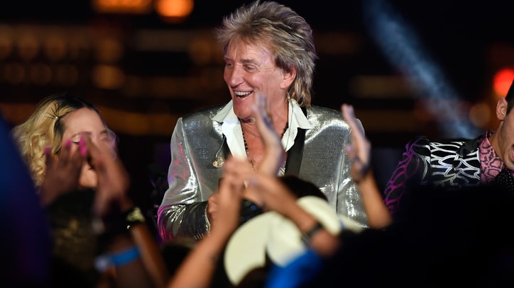 Rod Stewart Sets 2018 Summer Tour With Cyndi Lauper