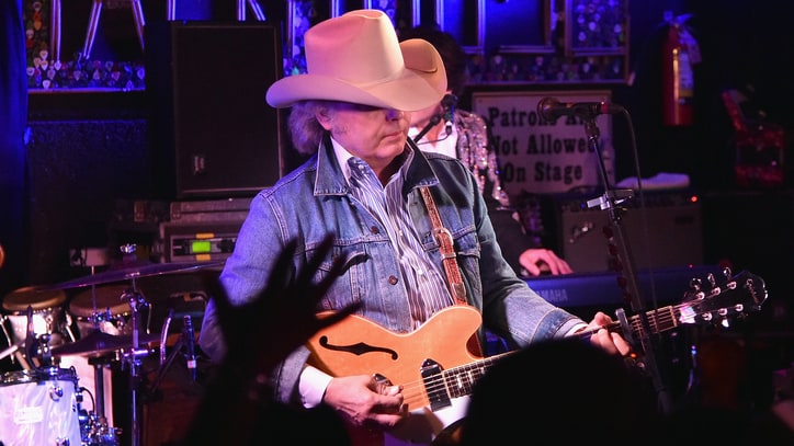Watch Dwight Yoakam Rip Through His Hits in the Hamptons