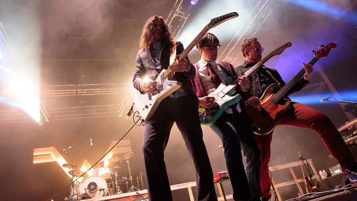 Hear Weezer Honor 'Beach Boys' in Shimmering New Song