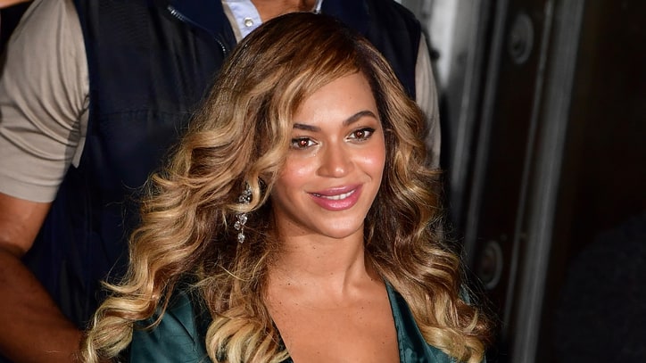 Watch Beyonce Honor 'Selfless' Colin Kaepernick With Muhammad Ali Legacy Award