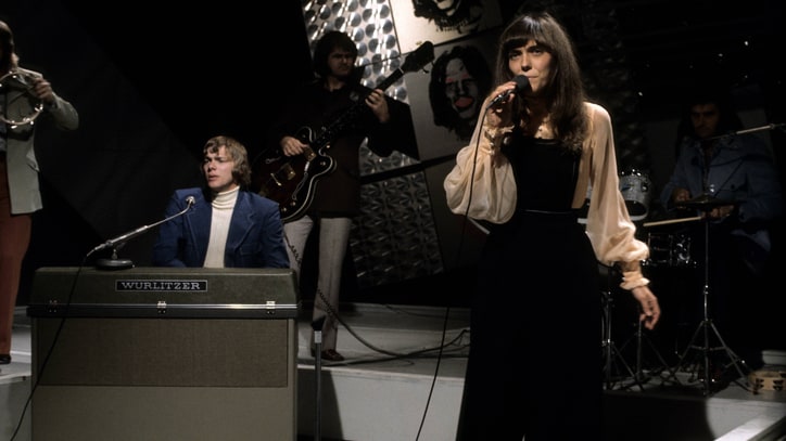 The Carpenters Sue Universal Music Group for $2 Million