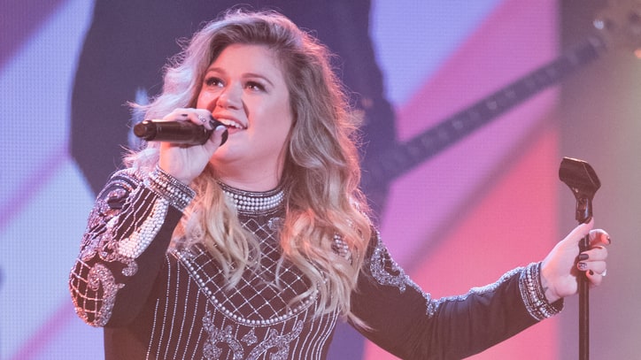Hear Kelly Clarkson's Slinky Cover of Prince's 'Kiss'