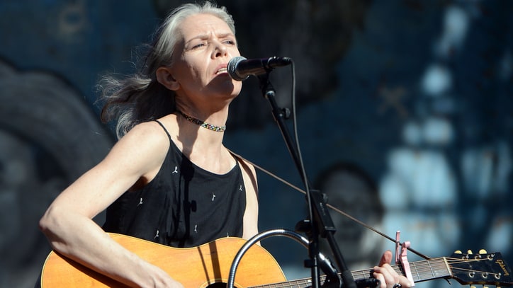 Gillian Welch Adds New 2018 'An Evening With' Tour Dates