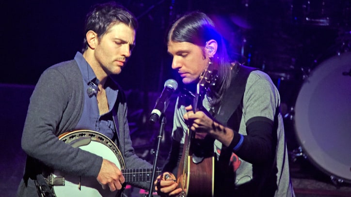See Avett Brothers Cover the Cranberries' 'Linger' for Dolores O'Riordan
