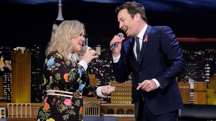 Watch Kelly Clarkson Sing Ridiculous Google Translated Hits on 'Fallon'