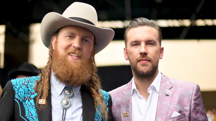 ACMs Red Carpet: Brothers Osborne, Lindsay Ell, More Talk Need to Confront Violence