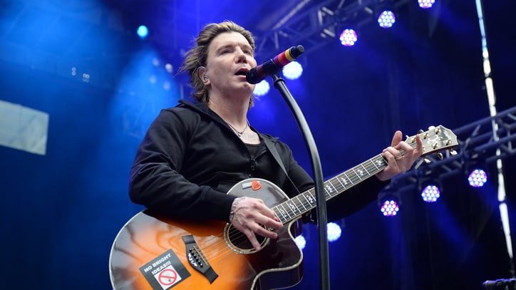 Goo Goo Dolls Revisit 'Dizzy Up The Girl' on 20th Anniversary Tour