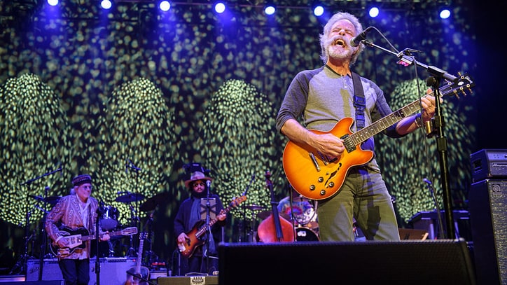 See Bob Weir Lead All-Star 'Touch of Grey' at Jerry Garcia Tribute Concert