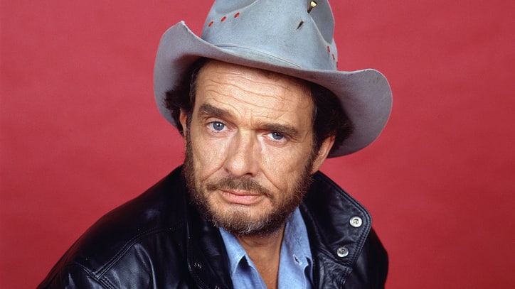 Willie Nelson, Kenny Chesney Lead Merle Haggard Tribute Concert