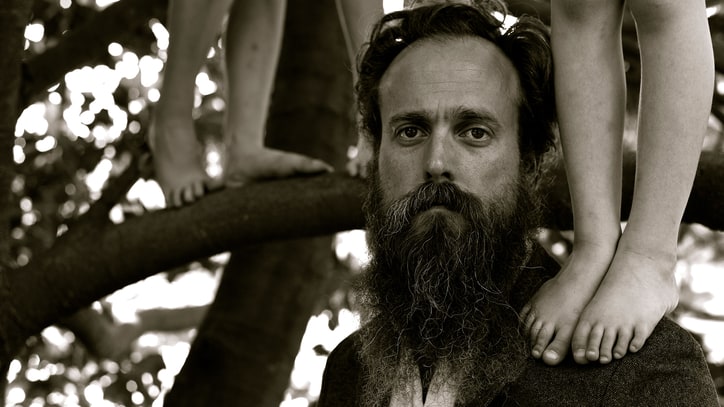 Review: Iron & Wine Reassumes Role as Indie-Folk Romantic on Most Convincing LP in Years
