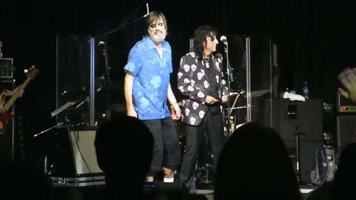Watch Jim Carrey Perform With Alice Cooper at Hawaii Benefit Gig