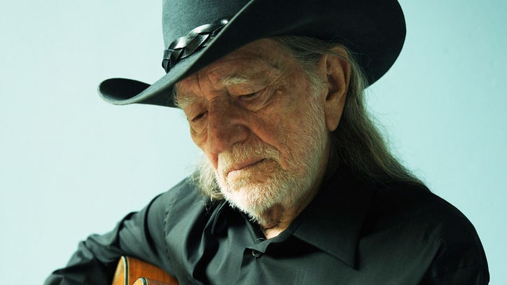 Review: Willie Nelson's 'Last Man Standing' Warmly Satirizes the Slow March of Time