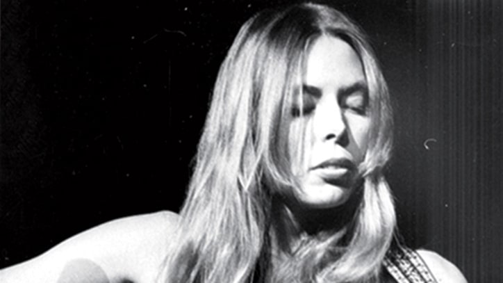Joni Mitchell Talks Exes, Addictions and Music in Candid, All-Access Biography