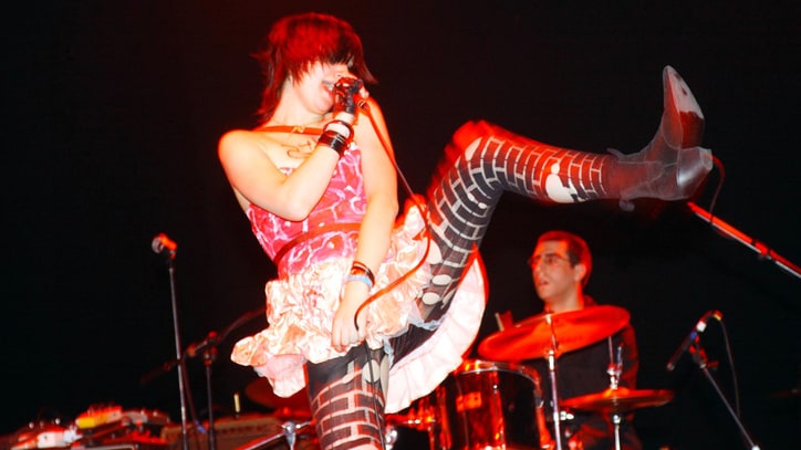 See Yeah Yeah Yeahs Storm U.K. in 2003 in Documentary Trailer