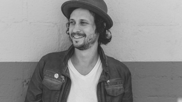 See Americana Singer Jamie Kent's Charming Britney Spears Cover