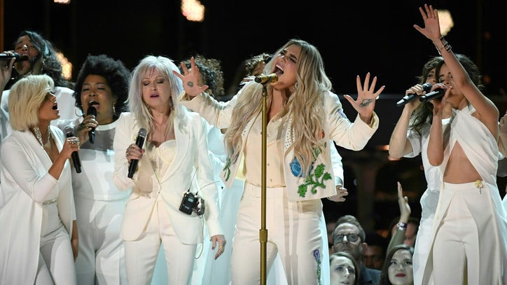 Watch Kesha's Emotional, Star-Studded Delivery of 'Praying' of Grammys 2018