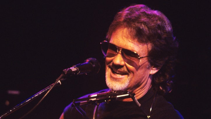 Hear Kris Kristofferson, Lou Reed Talk Songcraft on Rare Live Album